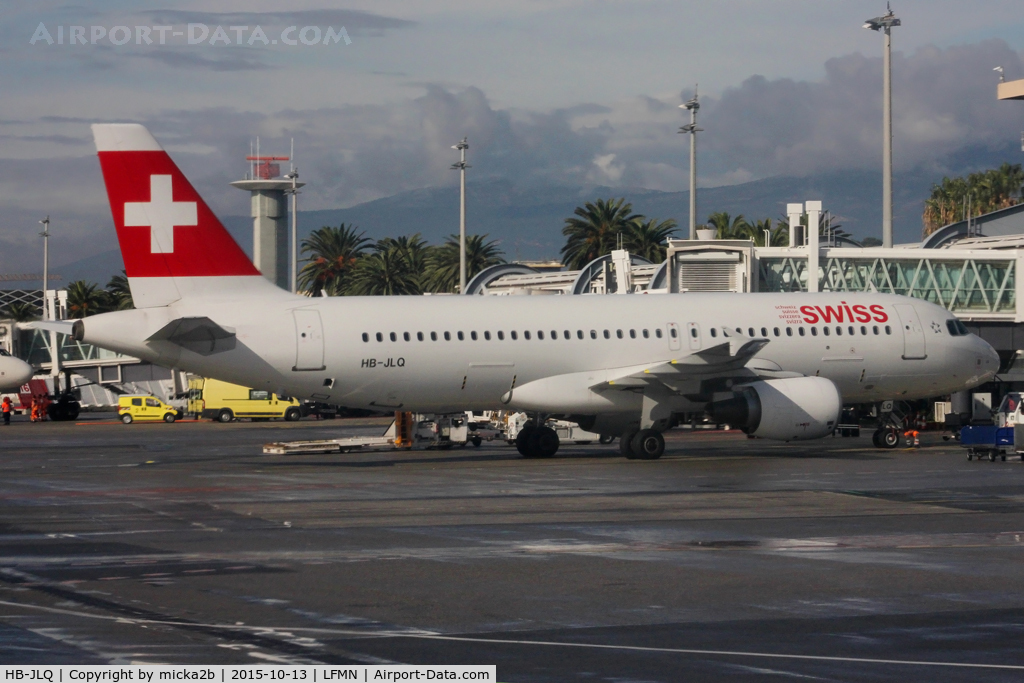 HB-JLQ, 2011 Airbus A320-214 C/N 4673, Parked