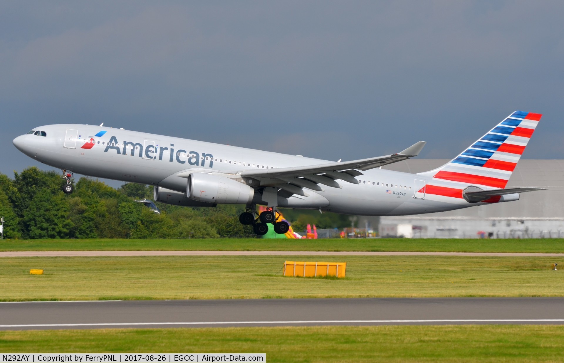 N292AY, 2014 Airbus A330-243 C/N 1512, American A332 rotating.
