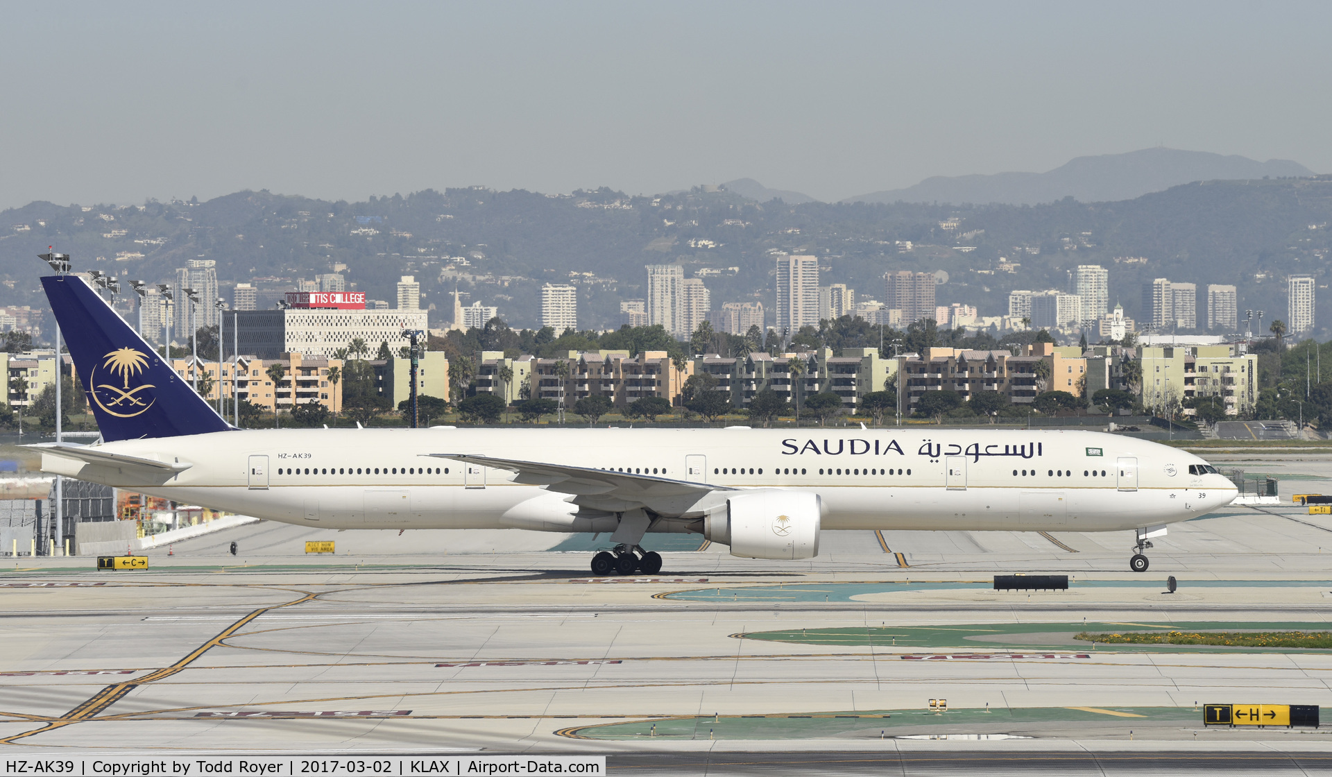 HZ-AK39, 2016 Boeing 777-3FG/ER C/N 61592, Taxiing to gate at LAX