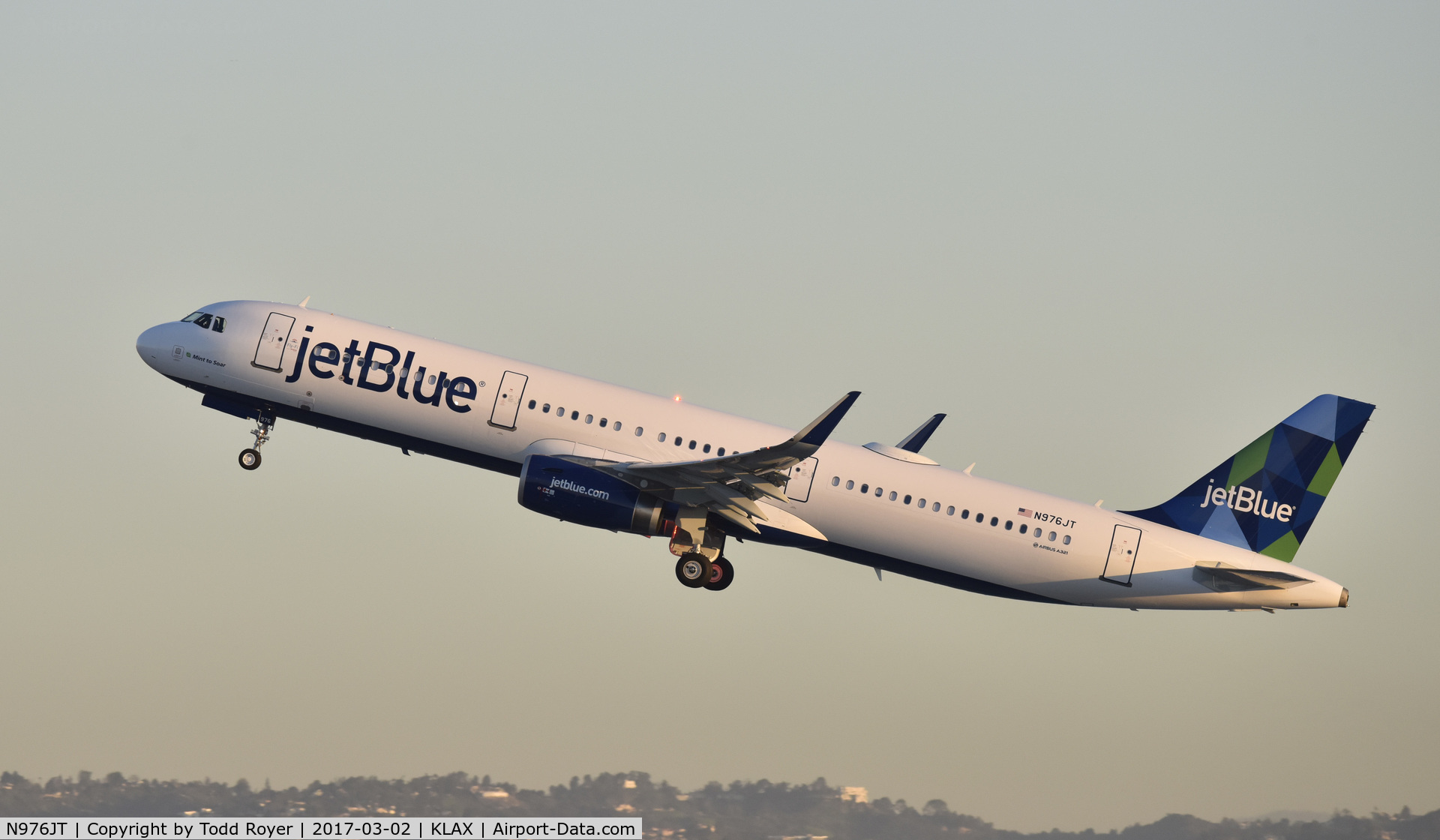 N976JT, 2017 Airbus A321-231 C/N 7529, Departing LAX