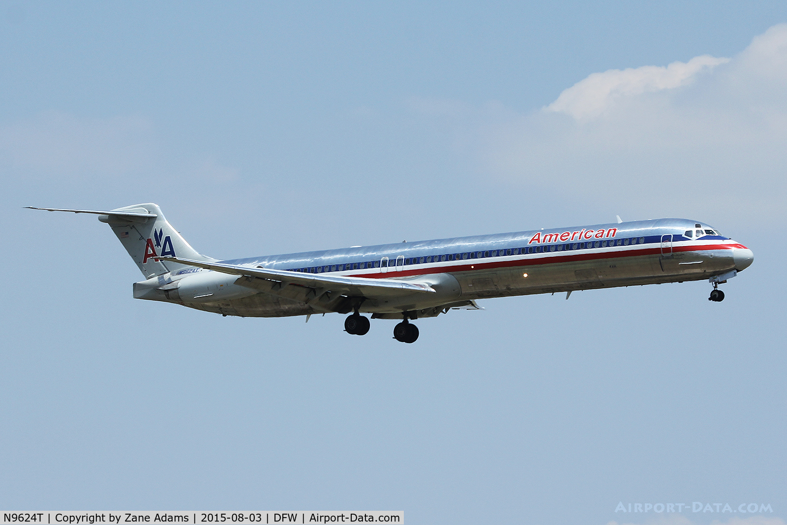 N9624T, 1998 McDonnell Douglas MD-83 (DC-9-83) C/N 53594, Arriving at DFW Airport