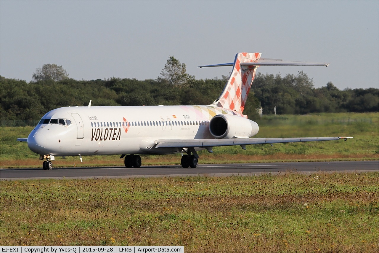 EI-EXI, 2003 Boeing 717-2BL C/N 55174, Boeing 717-2BL, Taxiing to holding point rwy 07R, Brest-Bretagne airport (LFRB-BES)