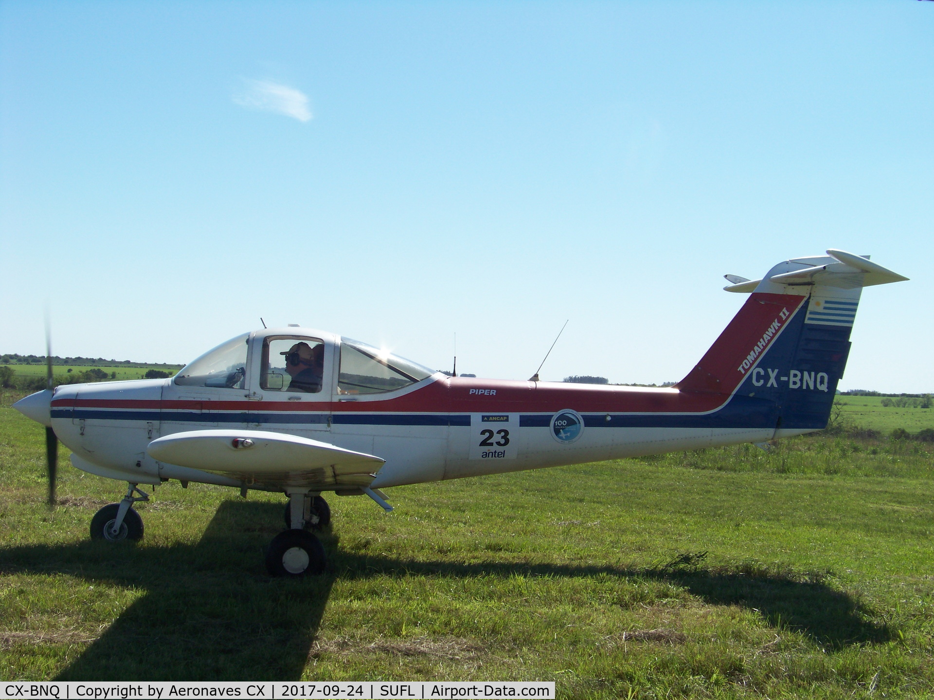 CX-BNQ, Piper PA-38-112 II Tomahawk C/N 3879A0513, Aeronave del Aero Club de Colonia visto en Festival Aéreo del Centro Aviación Civil de Florida en sus 80º.