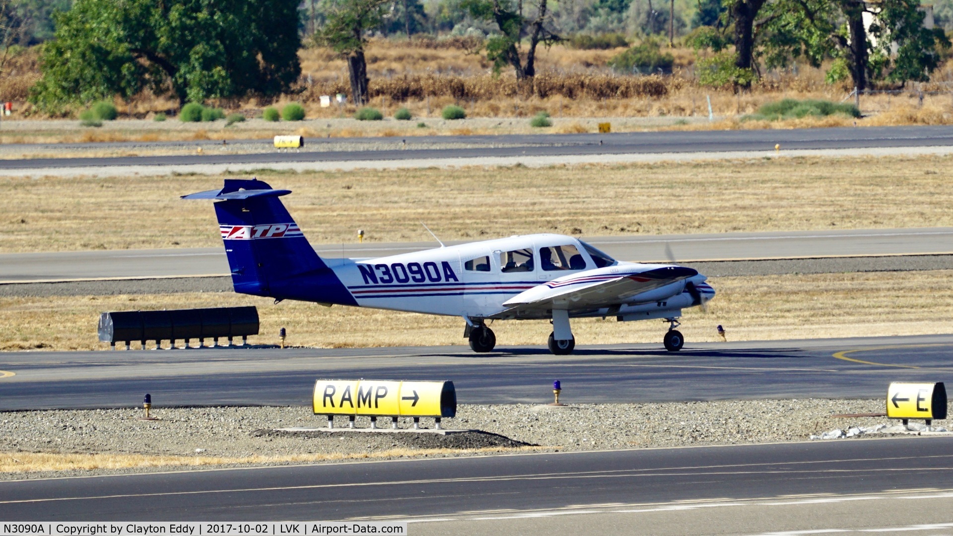 N3090A, 2004 Piper PA-44-180 Seminole C/N 4496183, Livermore Airport California. 2017.