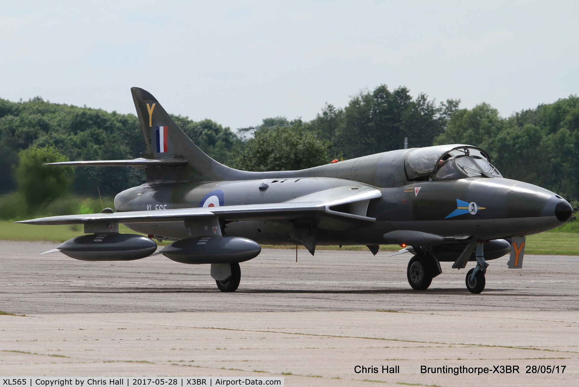 XL565, 1958 Hawker Hunter T.7 C/N 41H/693716, Cold War Jets open day 2017