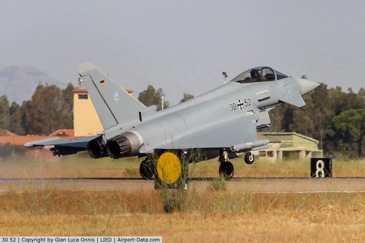 30 52, Eurofighter EF-2000 Typhoon S C/N GS037, LANDING