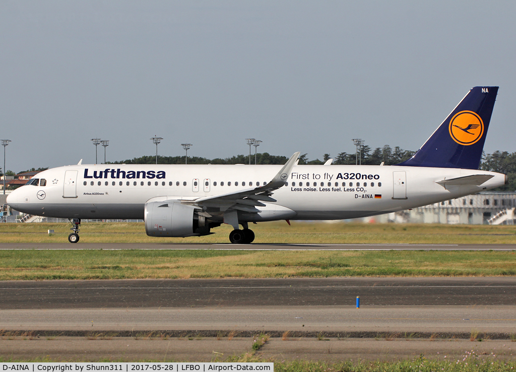 D-AINA, 2015 Airbus A320-271N C/N 6801, Ready for take off from rwy 14L
