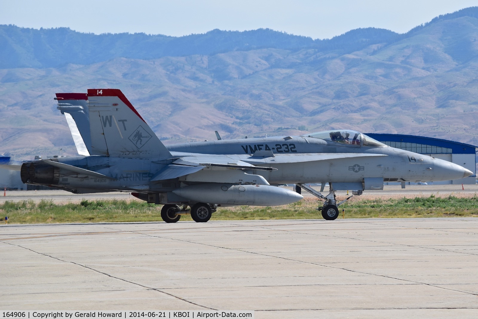 164906, McDonnell Douglas F/A-18C Hornet C/N 1238/C365, Taxiing on Bravo.  VMFA-232 