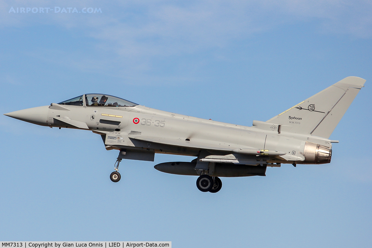 MM7313, Eurofighter EF-2000 Typhoon S C/N IS045, LANDING