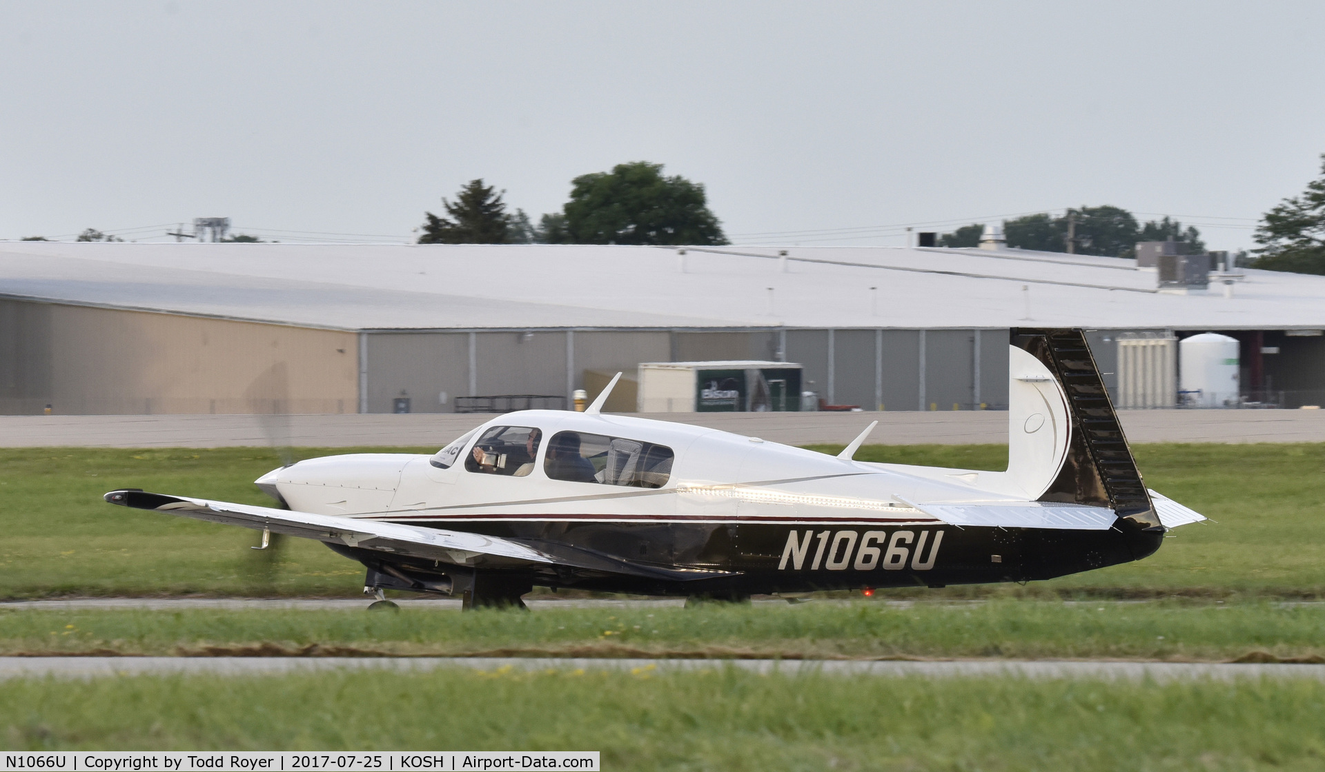 N1066U, 1994 Mooney M20R Ovation C/N 29-0005, Airventure 2017