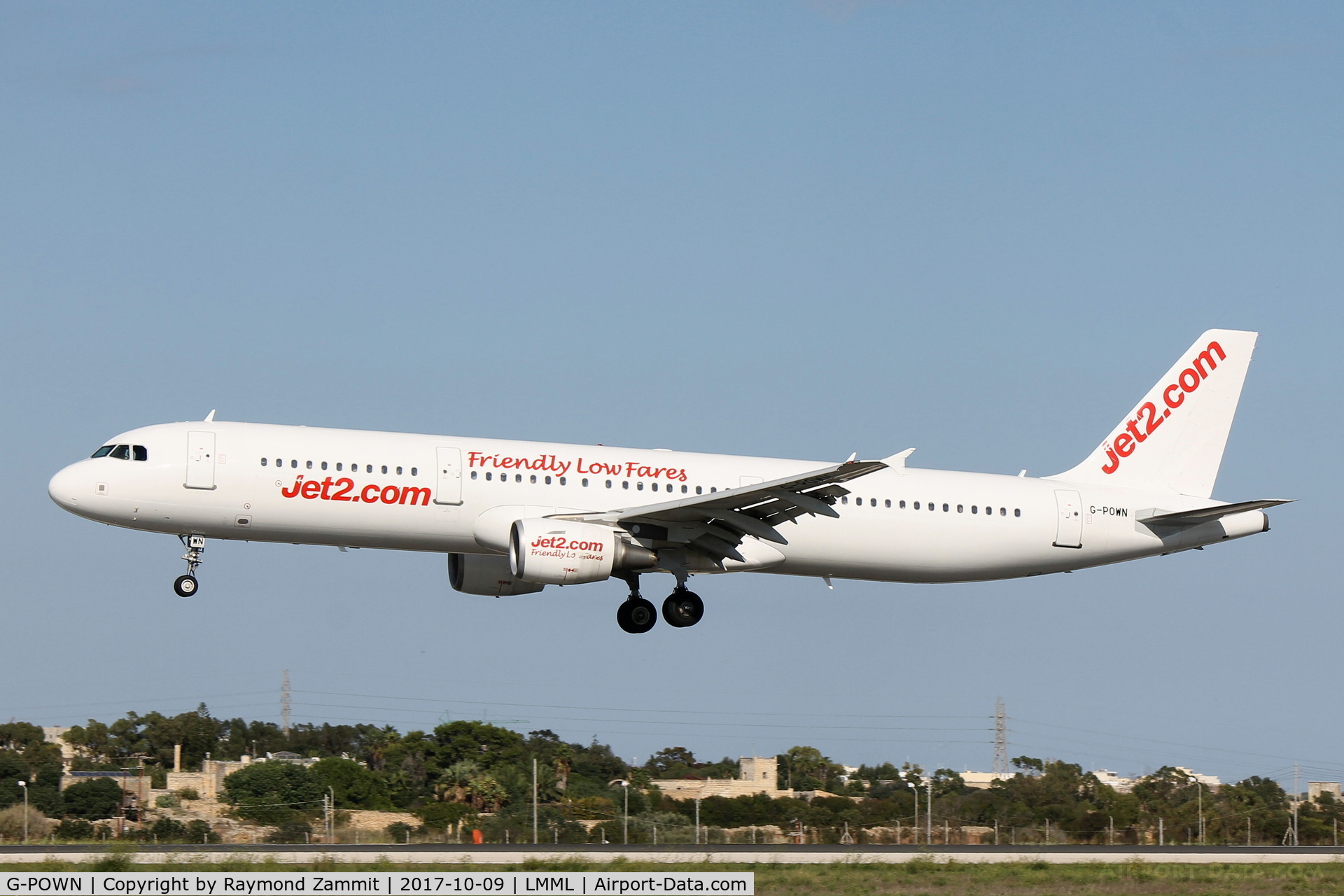 G-POWN, 2009 Airbus A321-211 C/N 3830, A321 G-POWN on lease to Jet2Com seen here on final approach to RW31 in Malta.