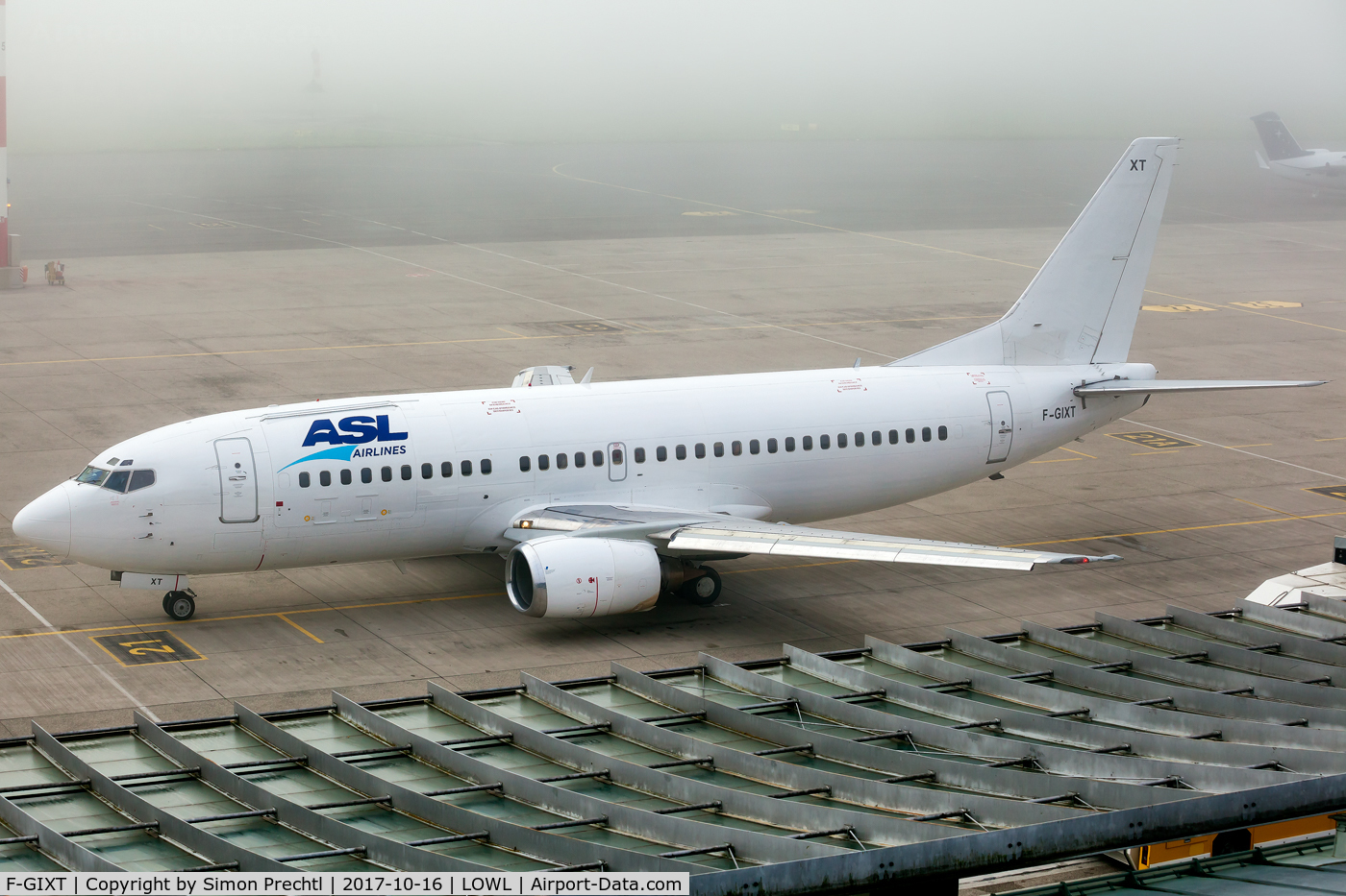 F-GIXT, 1997 Boeing 737-39M C/N 28898, F-GIXT @ Linz Airport