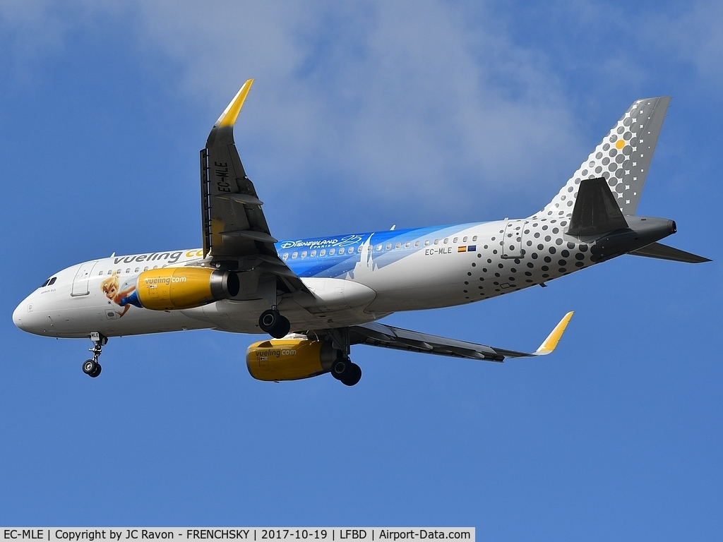 EC-MLE, 2016 Airbus A320-232 C/N 7109, Vueling (25 years Disneyland Livery) VY1227 from Palma de Mallorca (PMI) landing runway 23
