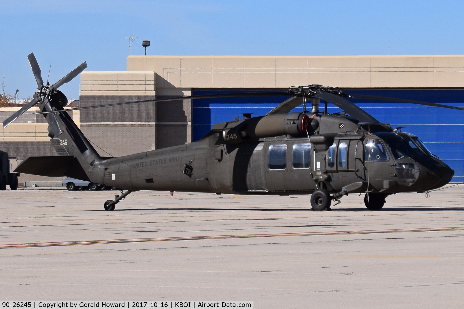 90-26245, 1990 Sikorsky UH-60L Black Hawk C/N 70-1472, Parked on the Idaho ANG ramp.  1-183rd AVN BN, Idaho Army National Guard.