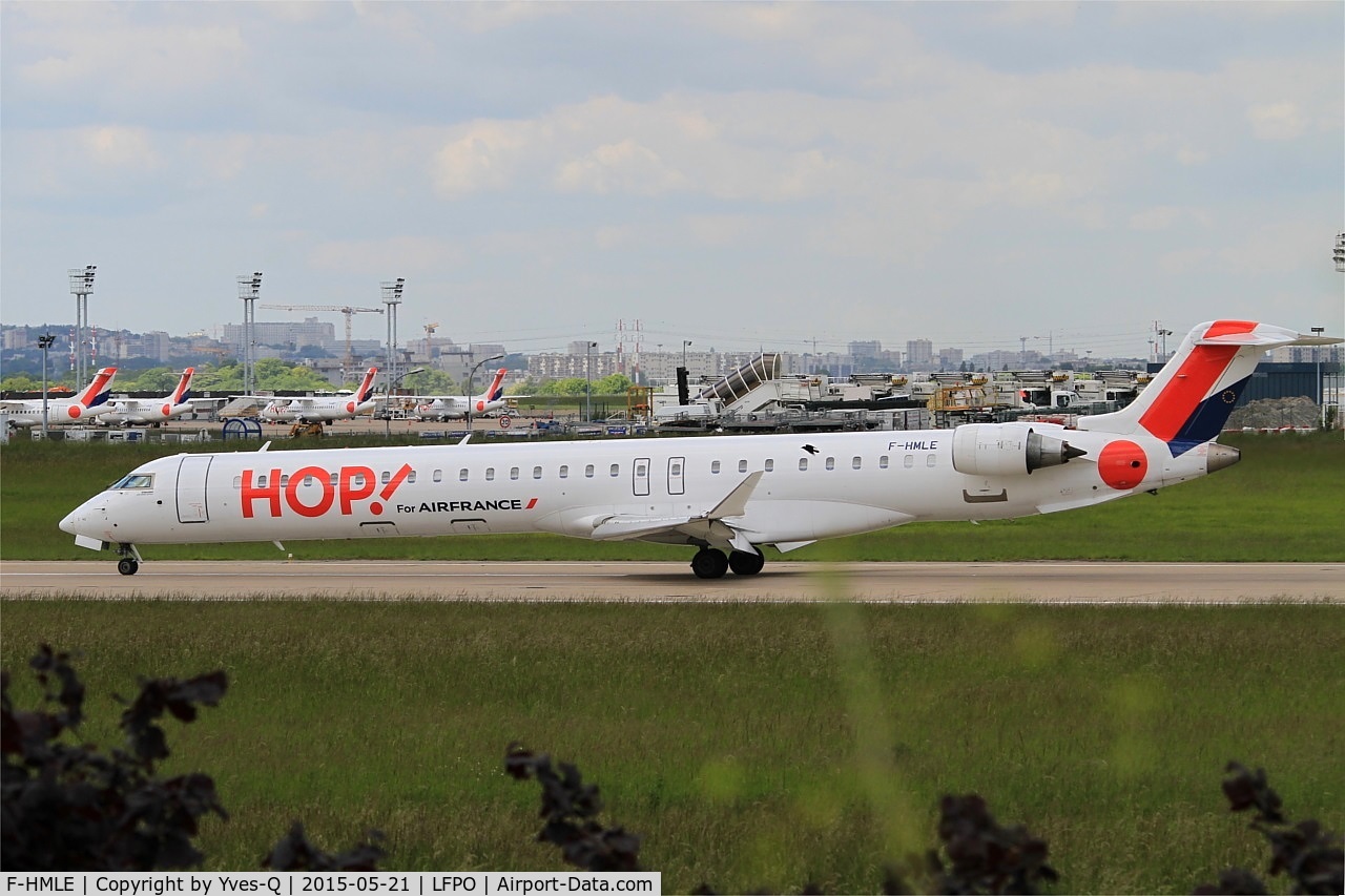 F-HMLE, 2010 Bombardier CRJ-1000EL NG (CL-600-2E25) C/N 19009, Canadair Regional Jet CRJ-1000, Taxiing to boarding aera, Paris-Orly airport (LFPO-ORY)