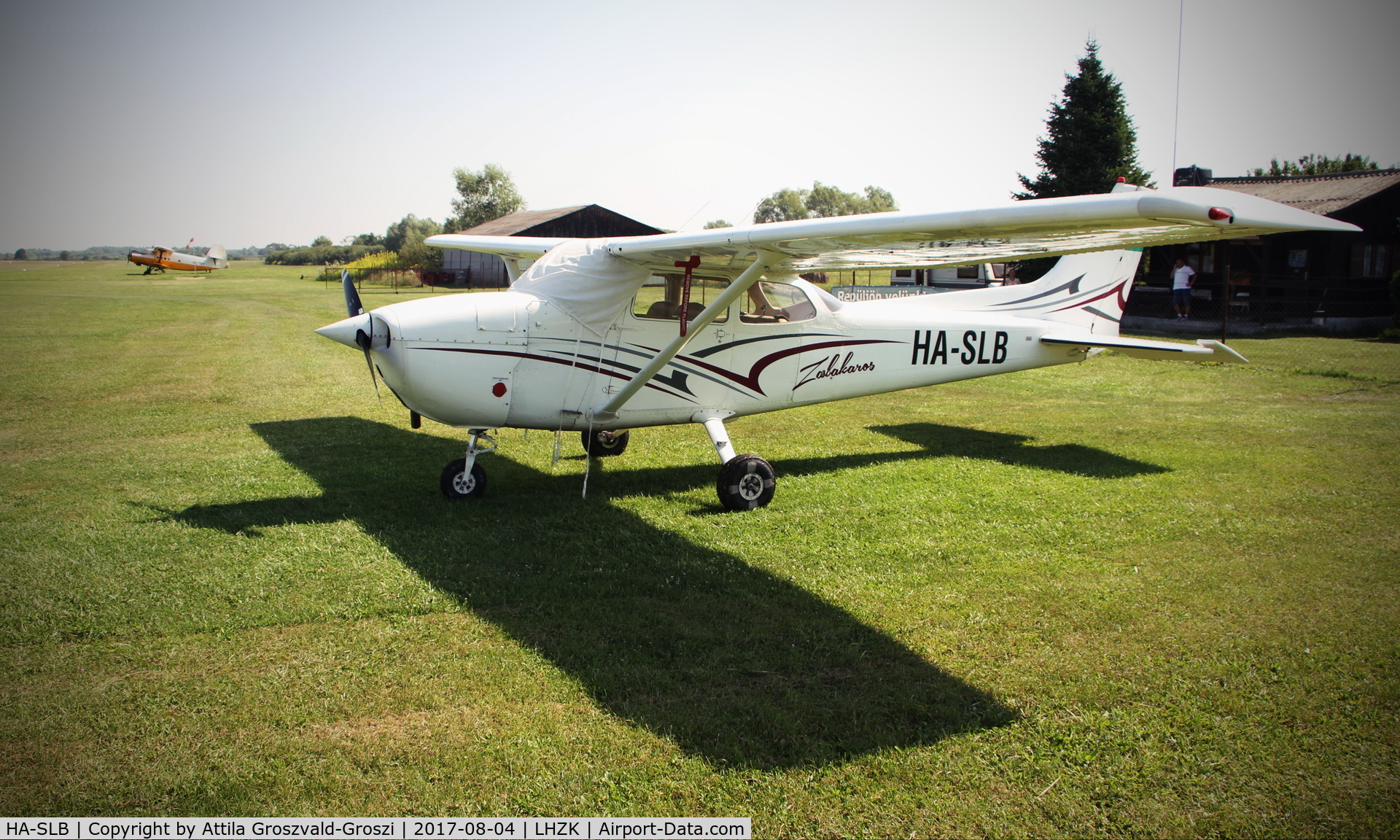 HA-SLB, Cessna 172N C/N 17272218, Zalakaros Airfield, Hungary
