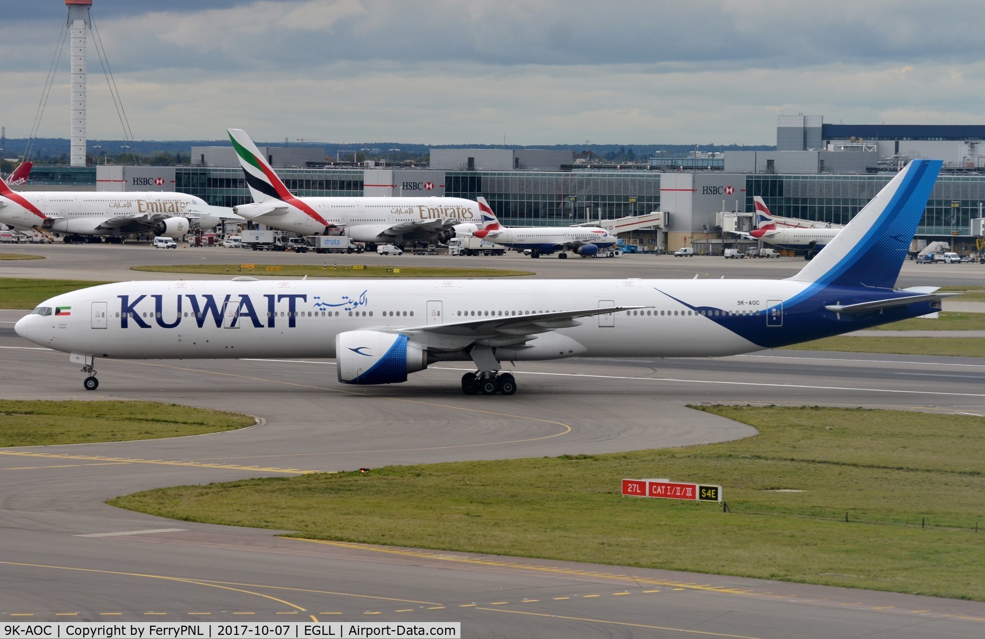 9K-AOC, 2016 Boeing 777-300/ER C/N 62561, Kuwait B773 crossing the runway