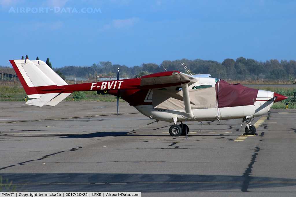 F-BVIT, Reims F337G Super Skymaster C/N 0066, Parked