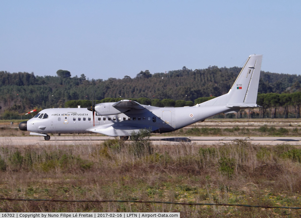 16702, CASA C-295M C/N 042, Landing.