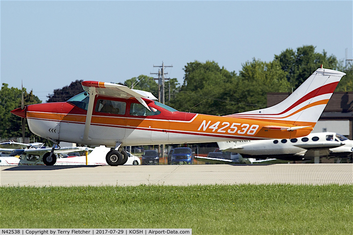 N42538, 1968 Cessna 182L Skylane C/N 18259064, at 2017 EAA AirVenture at Oshkosh