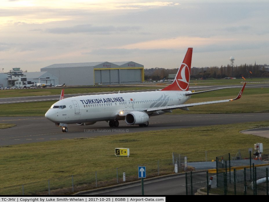 TC-JHV, 2014 Boeing 737-8F2 C/N 40992, Awaiting departure from Birmingham Airport.