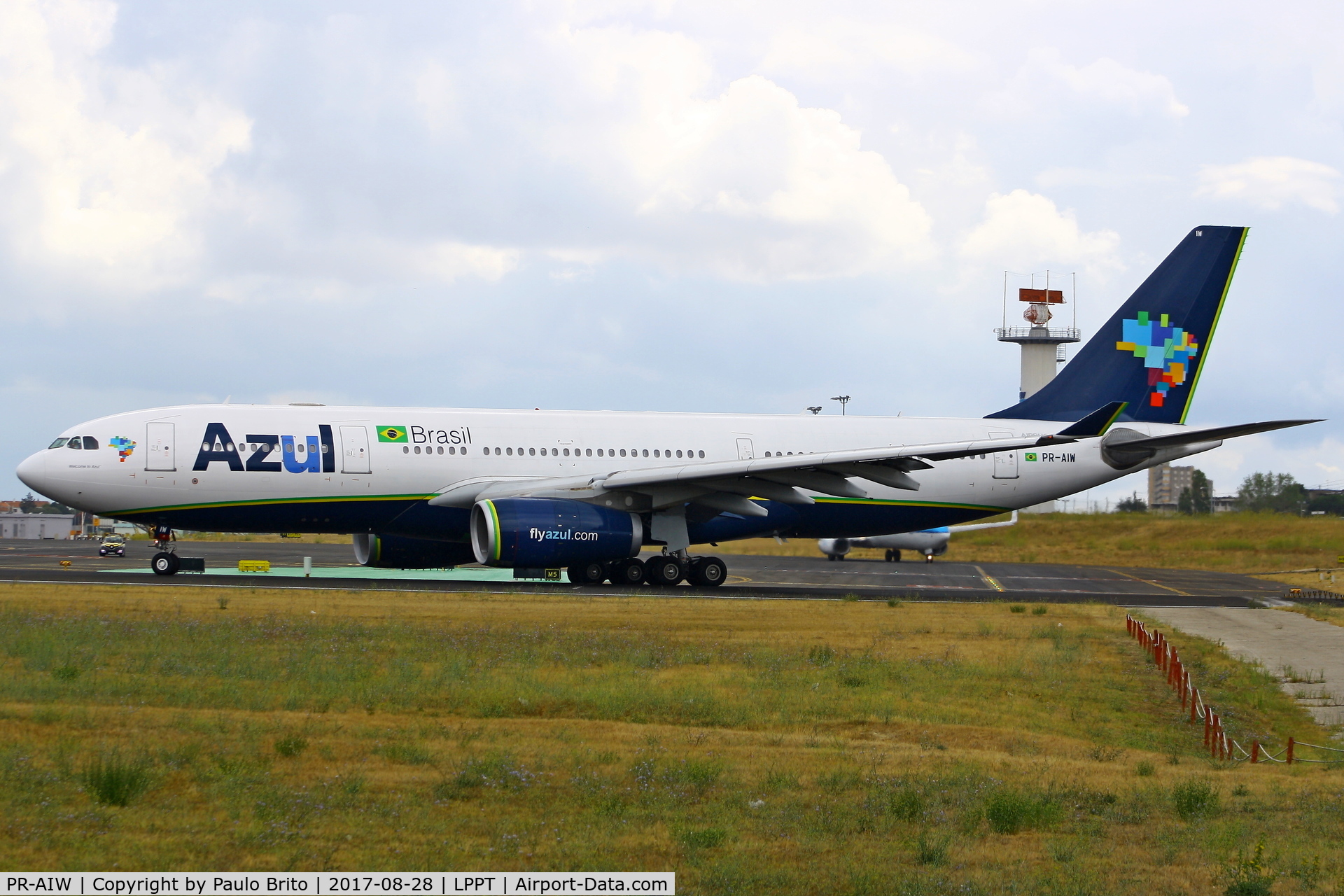 PR-AIW, 2002 Airbus A330-243 C/N 462, AZUL - LINHAS AÉREAS BRAZILEIRAS