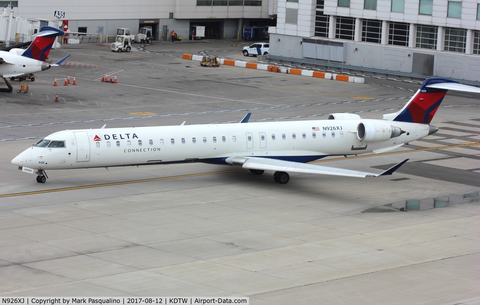 N926XJ, 2008 Canadair CL-600-2D24 Regional Jet CRJ-900 C/N 15184, CL-600-2D24