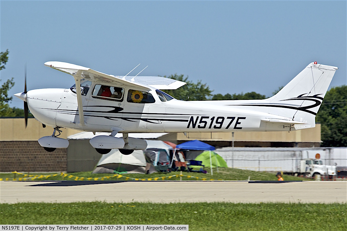 N5197E, 1978 Cessna 172N C/N 17271765, at 2017 EAA AirVenture at Oshkosh