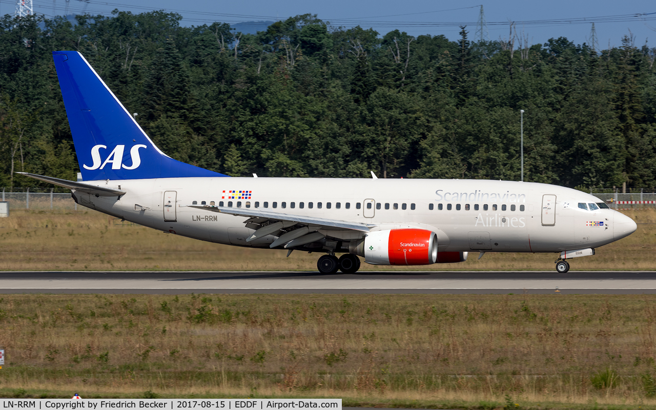 LN-RRM, 1999 Boeing 737-783 C/N 28314, decelerating after touchdown on RW07L