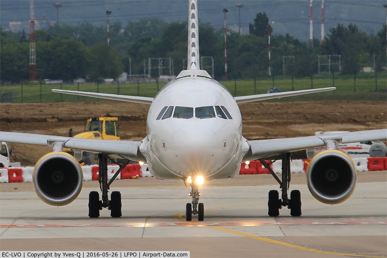 EC-LVO, 2013 Airbus A320-214 C/N 5533, Airbus A320-214, Holding point rwy 08, Paris-Orly Airport (LFPO-ORY)