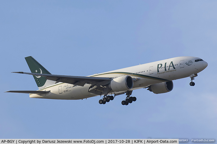 AP-BGY, 2005 Boeing 777-240/LR C/N 33781, Boeing 777-240/LR - Pakistan International Airlines - PIA  C/N 33781, AP-BGY