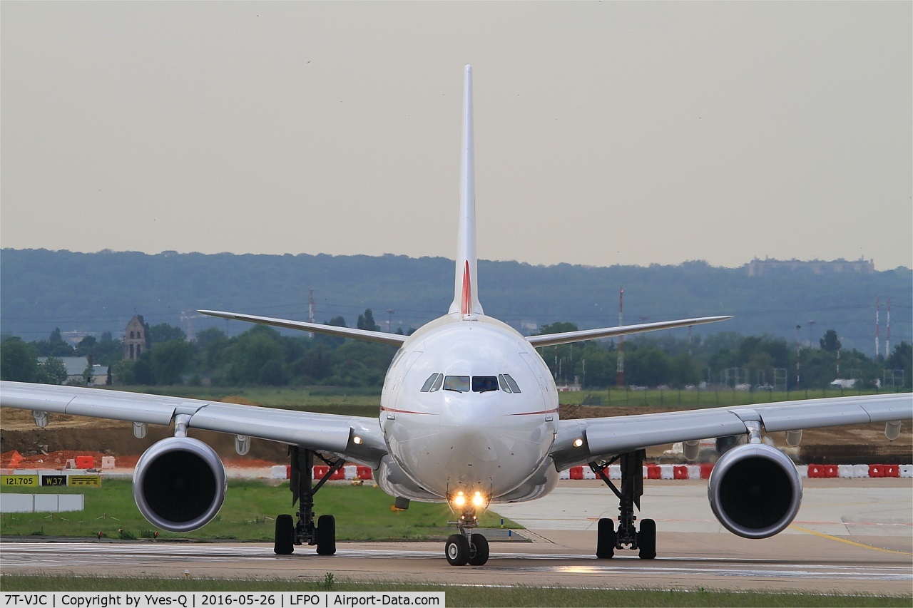 7T-VJC, 2015 Airbus A330-202 C/N 1649, Airbus A330-202, Lining up rwy 08, Paris-Orly airport (LFPO-ORY)