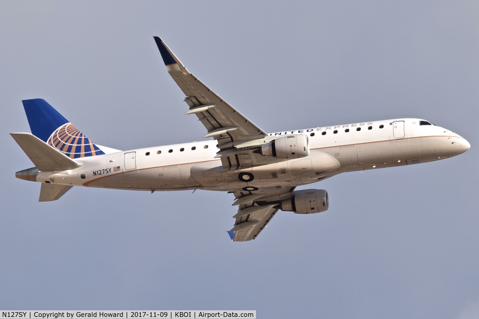 N127SY, 2014 Embraer 175LR (ERJ-170-200LR) C/N 17000441, Landing approach to RWY 10L.
