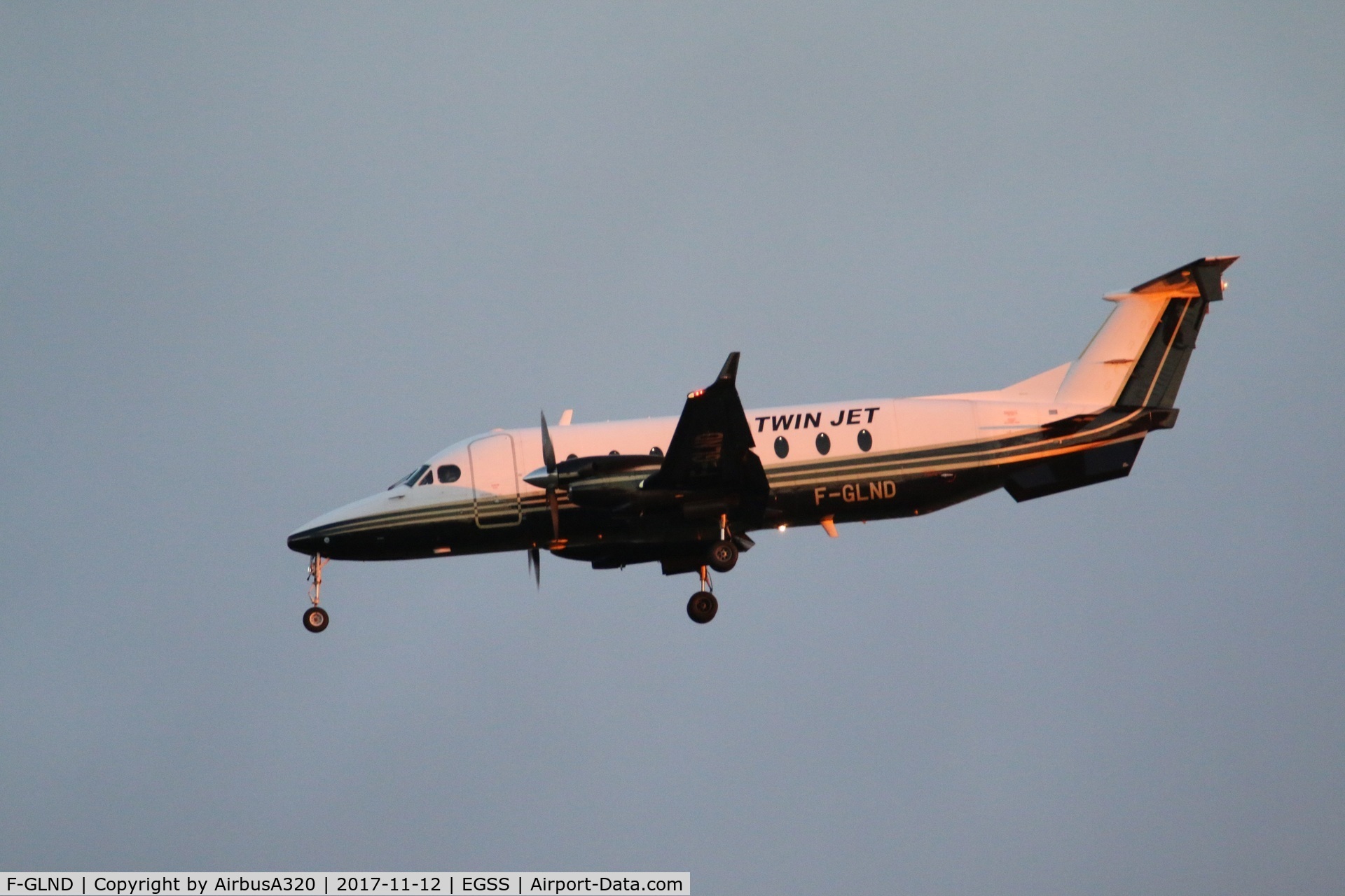 F-GLND, 1996 Beech 1900D C/N UE-196, Arriving at London Stansted as the day light slowly drifts away