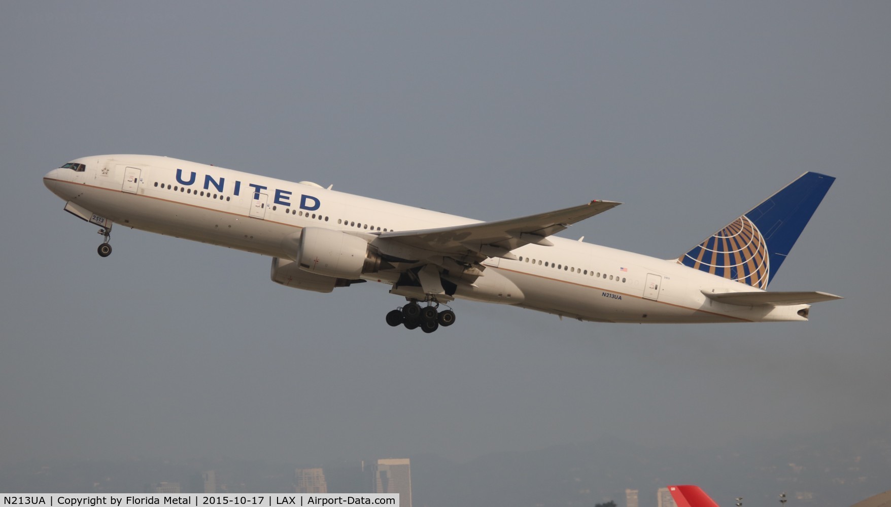 N213UA, 2000 Boeing 777-222 C/N 30219, United