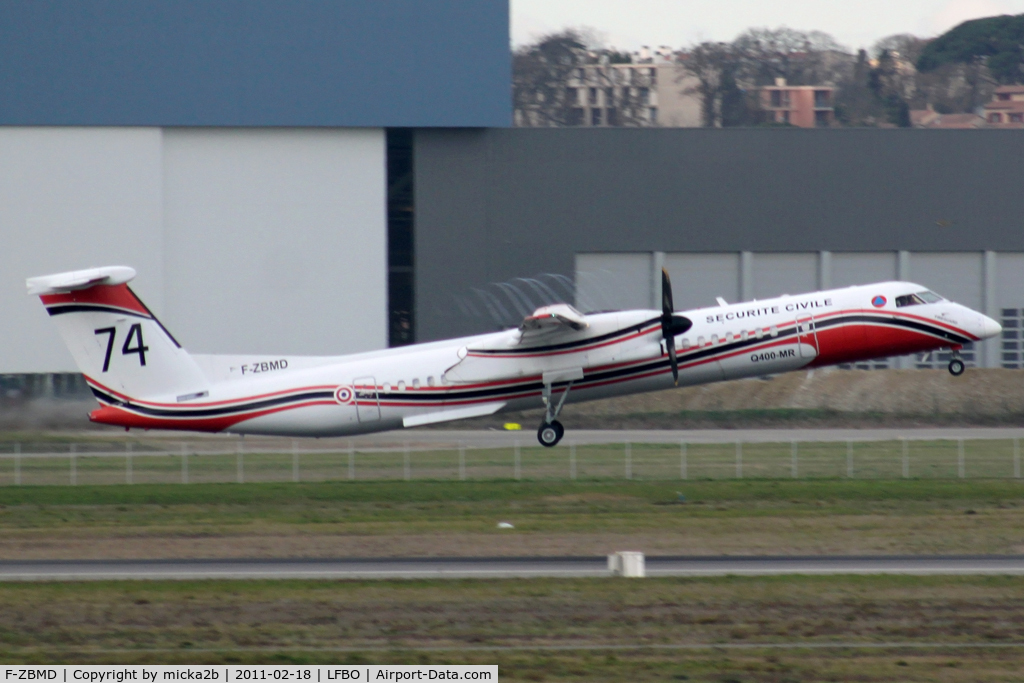 F-ZBMD, 2001 De Havilland Canada DHC-8-402Q-MR Dash 8 C/N 4043, Take off