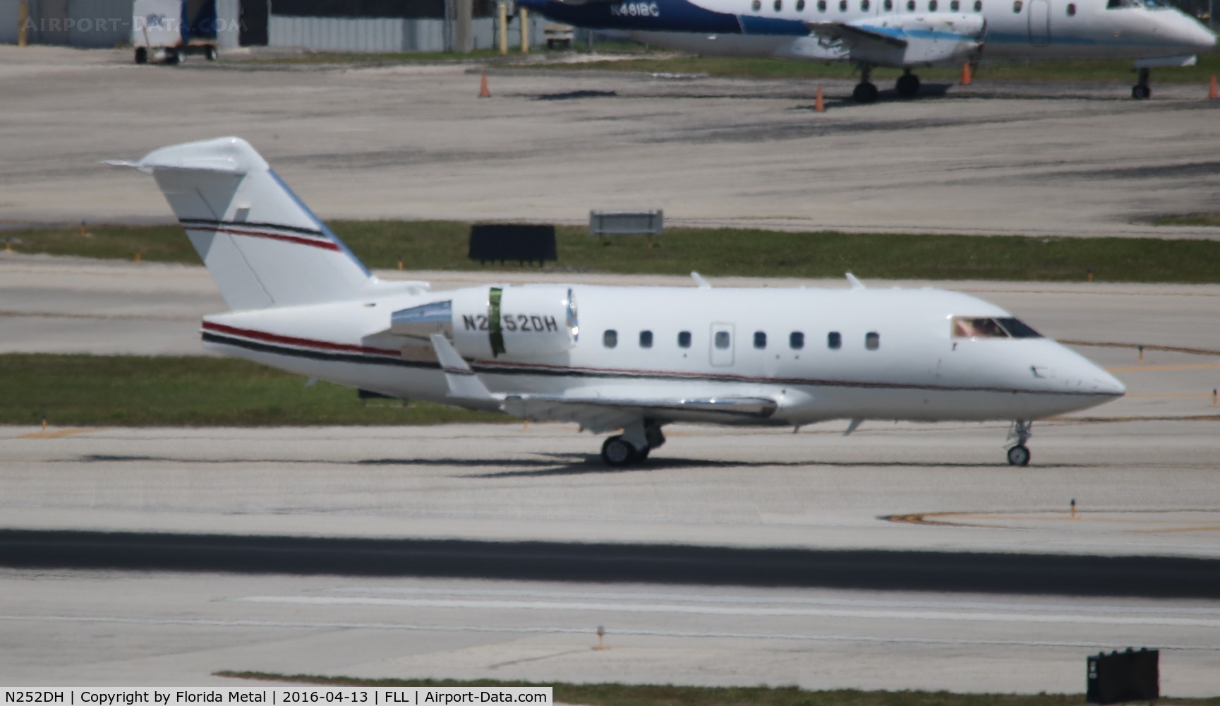 N252DH, 1999 Bombardier Challenger 604 (CL-600-2B16) C/N 5419, Challenger 604