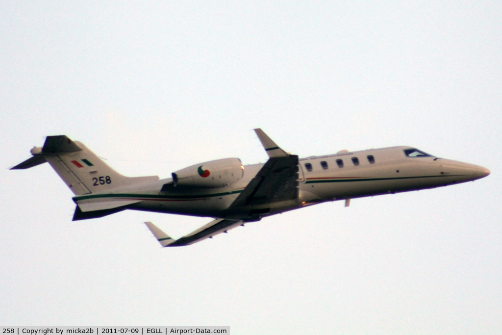 258, 2003 Learjet 45 C/N 45-234, Take off