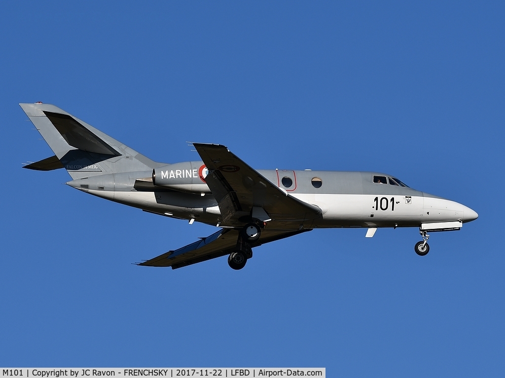 M101, 1977 Dassault Falcon 10MER C/N 101, FRENCH NAVY landing runway 11