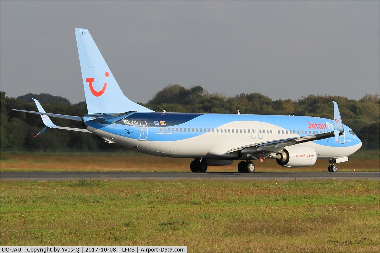 OO-JAU, 2013 Boeing 737-8K5 C/N 37250, Boeing 737-8K, Take off run rwy 07R, Brest-Bretagne airport (LFRB-BES)