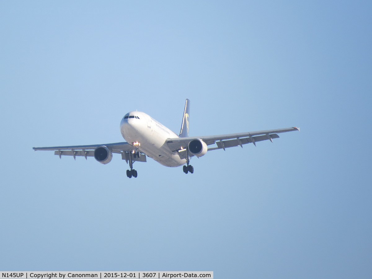 N145UP, 2002 Airbus A300F4-622R C/N 828, Landing