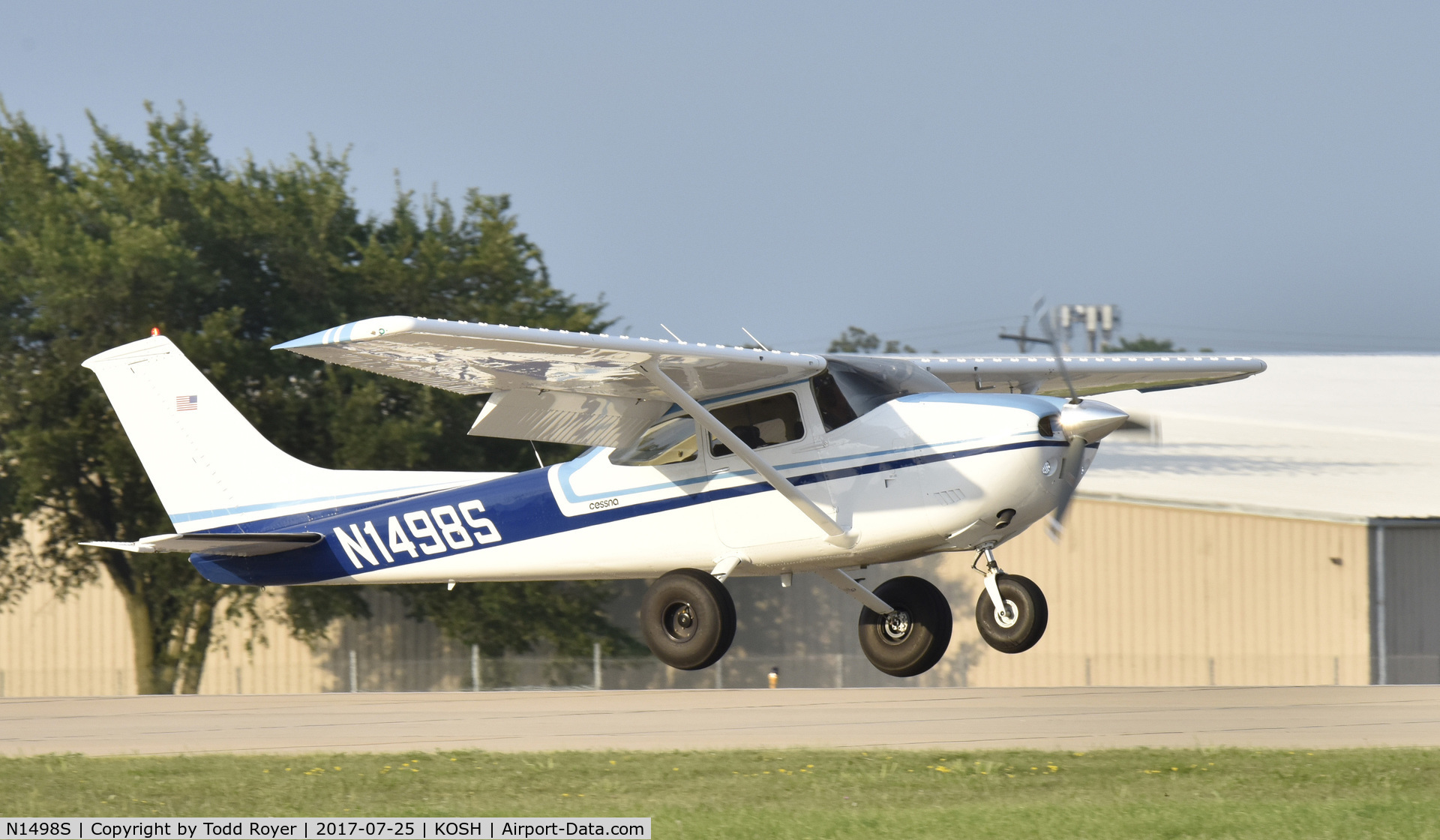 N1498S, 1976 Cessna 182P Skylane C/N 18265045, Airventure 2017