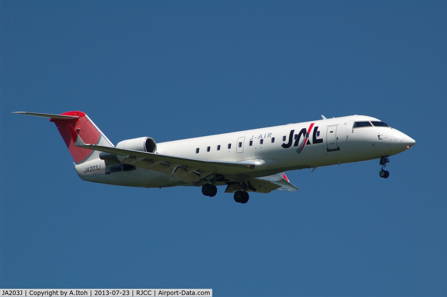 JA203J, 2002 Bombardier CRJ-200 (CL-600-2B19) C/N 7626, Final App rwy 19L