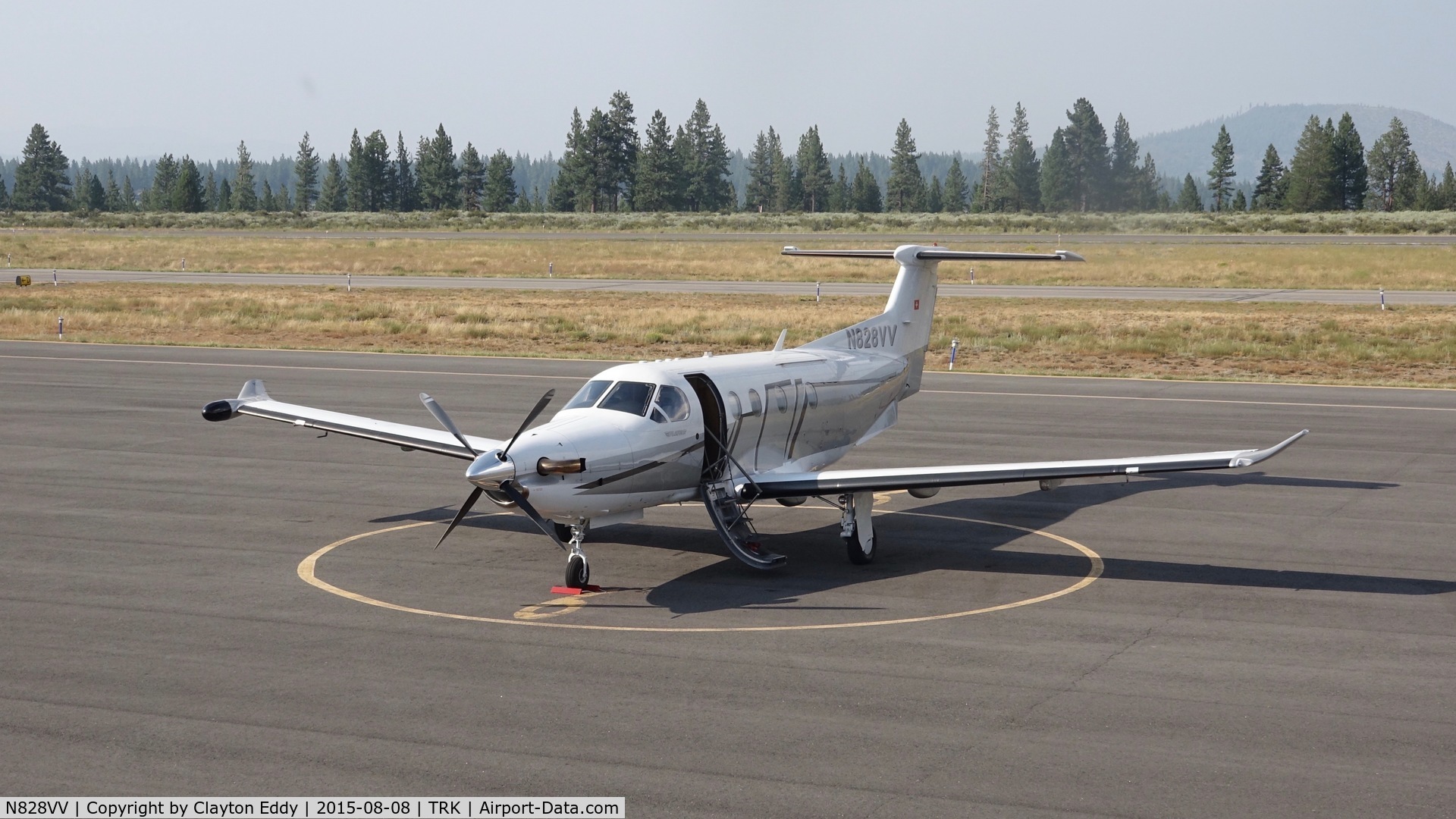 N828VV, 2007 Pilatus PC-12/47 C/N 826, Truckee airport 2015.