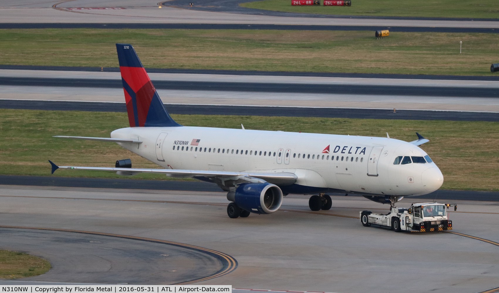 N310NW, 1990 Airbus A320-211 C/N 121, Delta