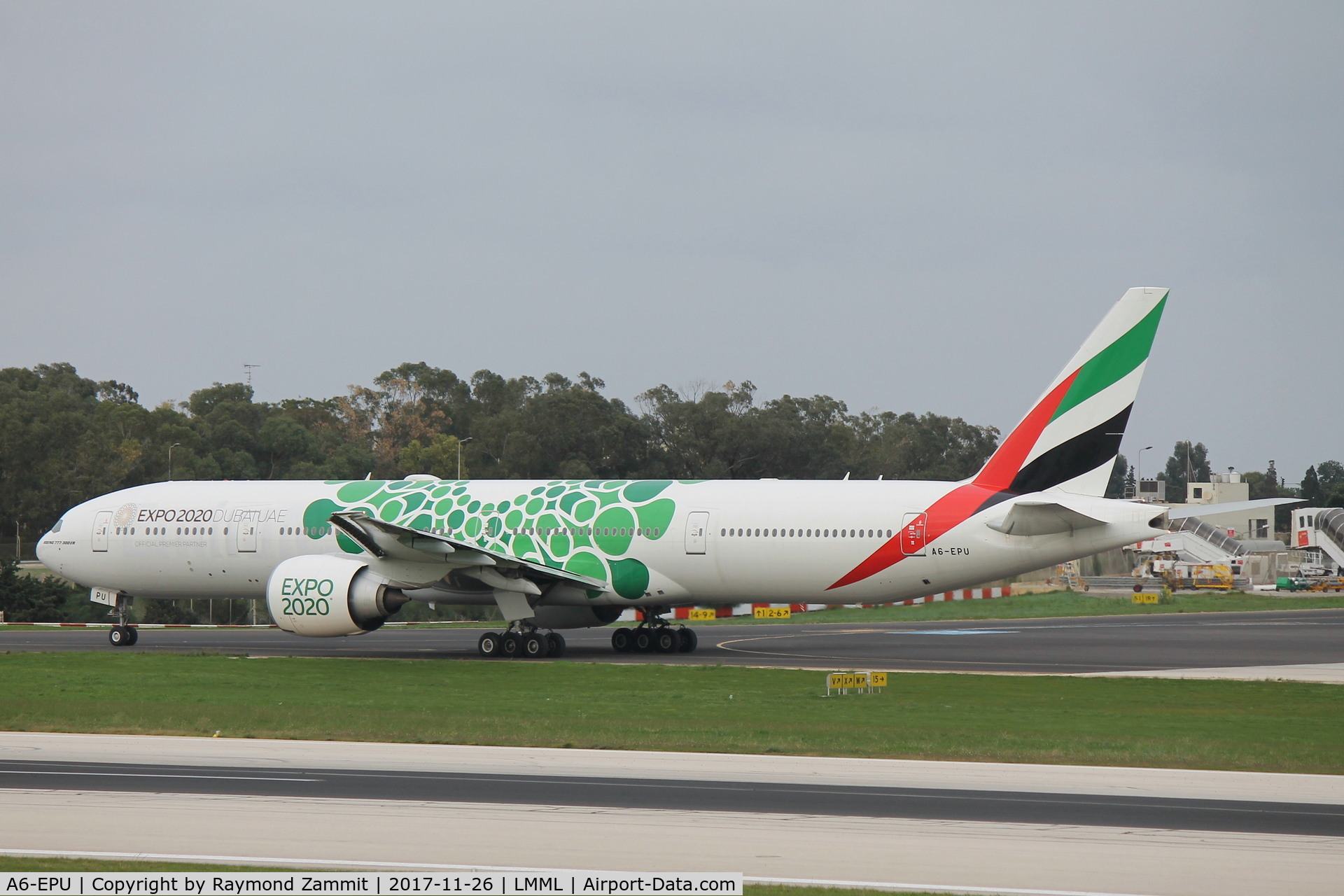 A6-EPU, 2016 Boeing 777-31H/ER C/N 42340, B777 A6-EPU Emirates Airlines sporting the Expo2020 special logo