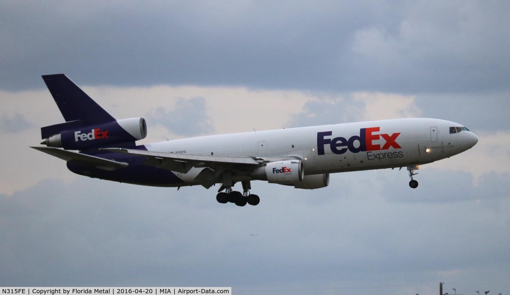 N315FE, 1988 Douglas MD-10-30F C/N 48313, Fed Ex MD-10