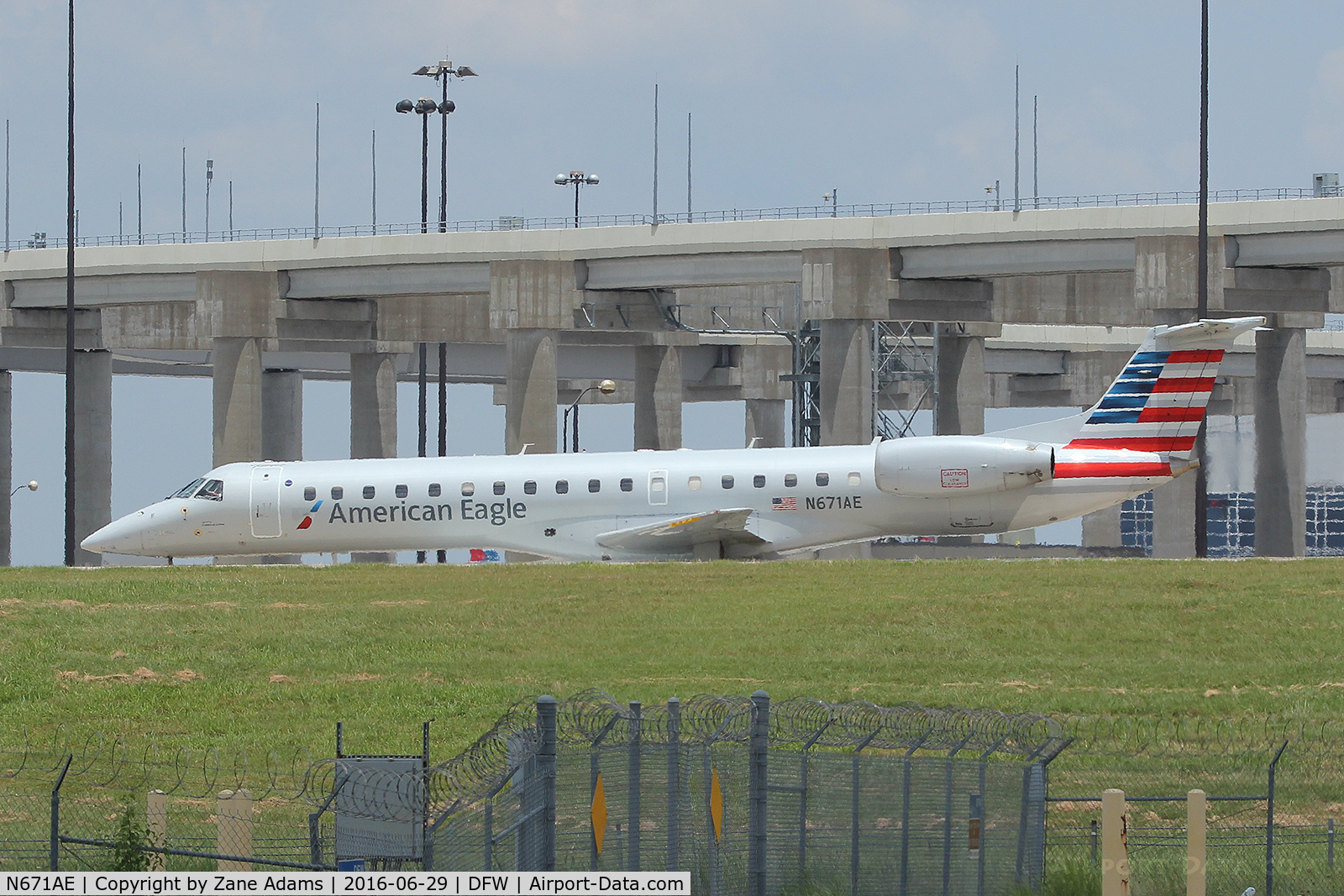 N671AE, 2004 Embraer ERJ-145LR (EMB-145LR) C/N 145793, At DFW Airport