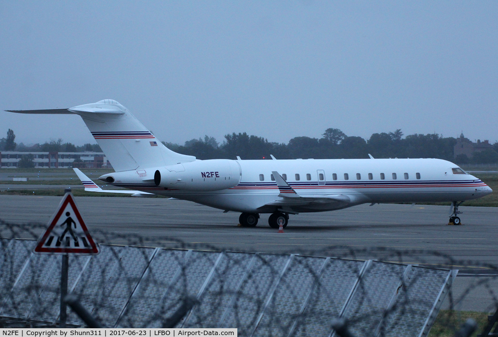 N2FE, 2000 Bombardier BD-700-1A10 Global Express C/N 9070, Parked at the General Aviation area...