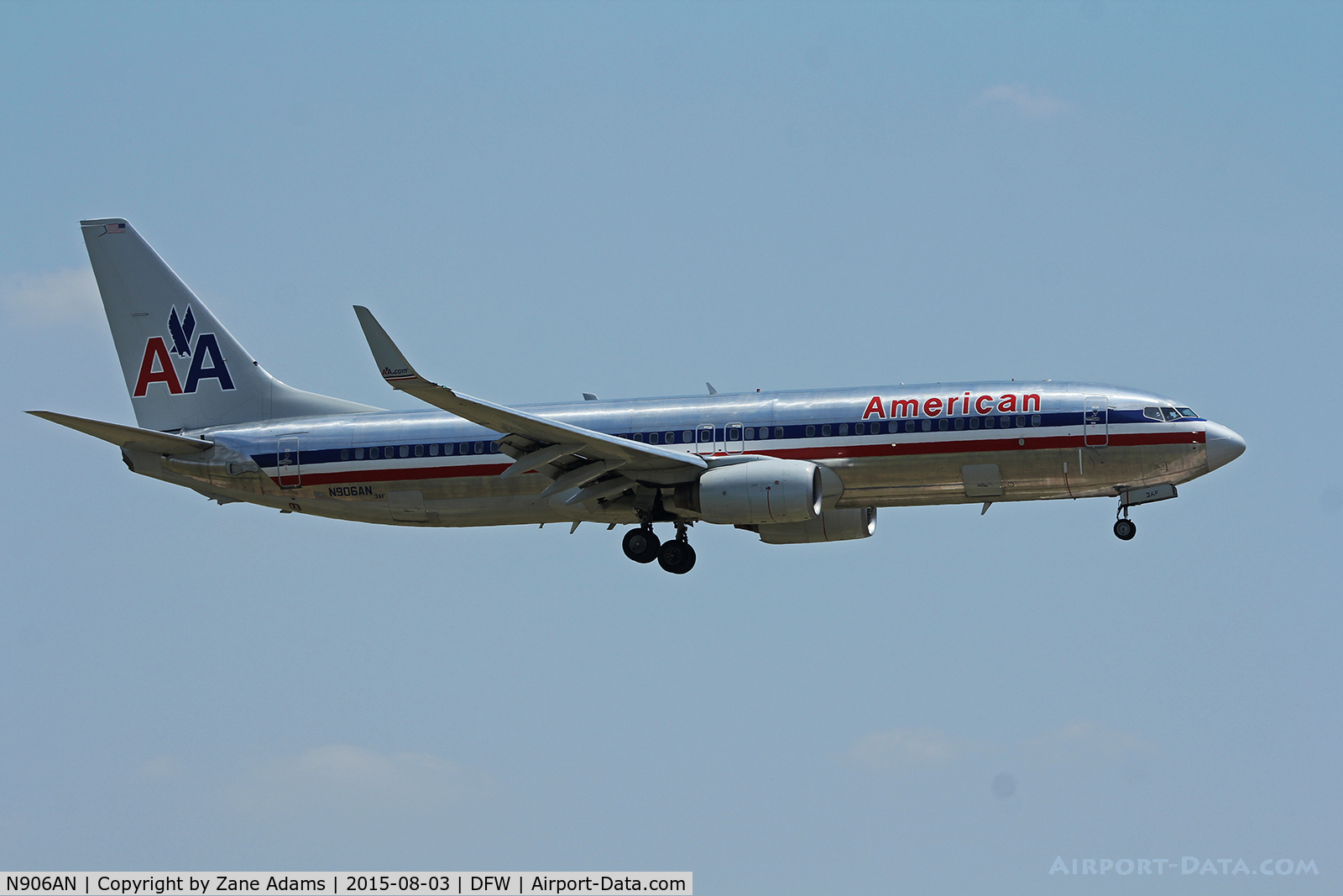 N906AN, 1999 Boeing 737-823 C/N 29508, Arriving at DFW Airport